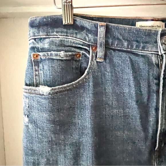 Abercrombie & Fitch Ultra High Rise Ankle Straight Jean - 32 - Picture 6 of 14